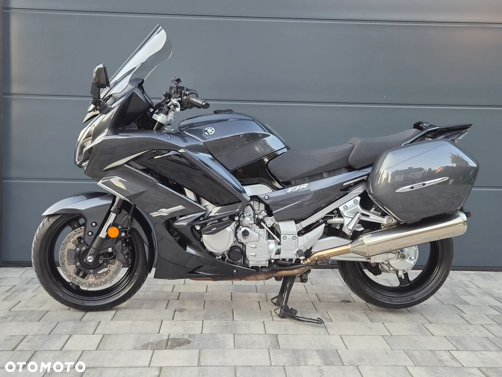 Yamaha FJR - 25