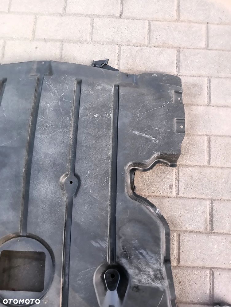 Osłona dolna silnika BMW seria 1 e81 e87 - 3