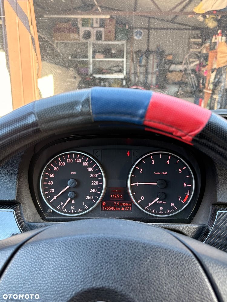 BMW Seria 3 318i - 9