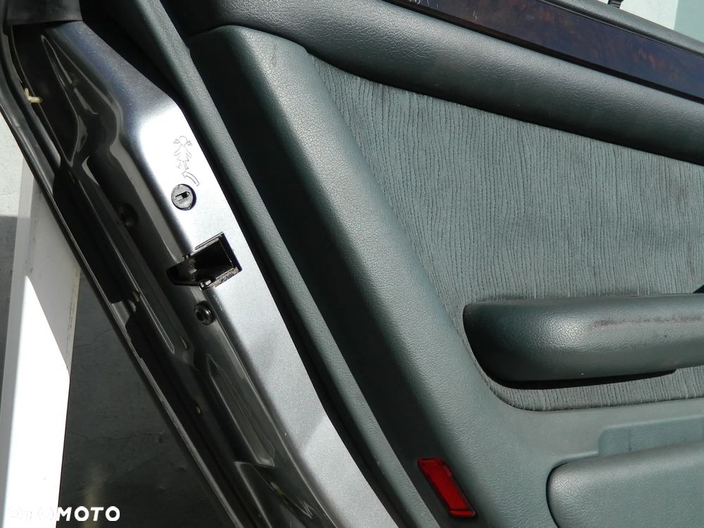 Audi A6 C5 sedan drzwi lewy tył - 8