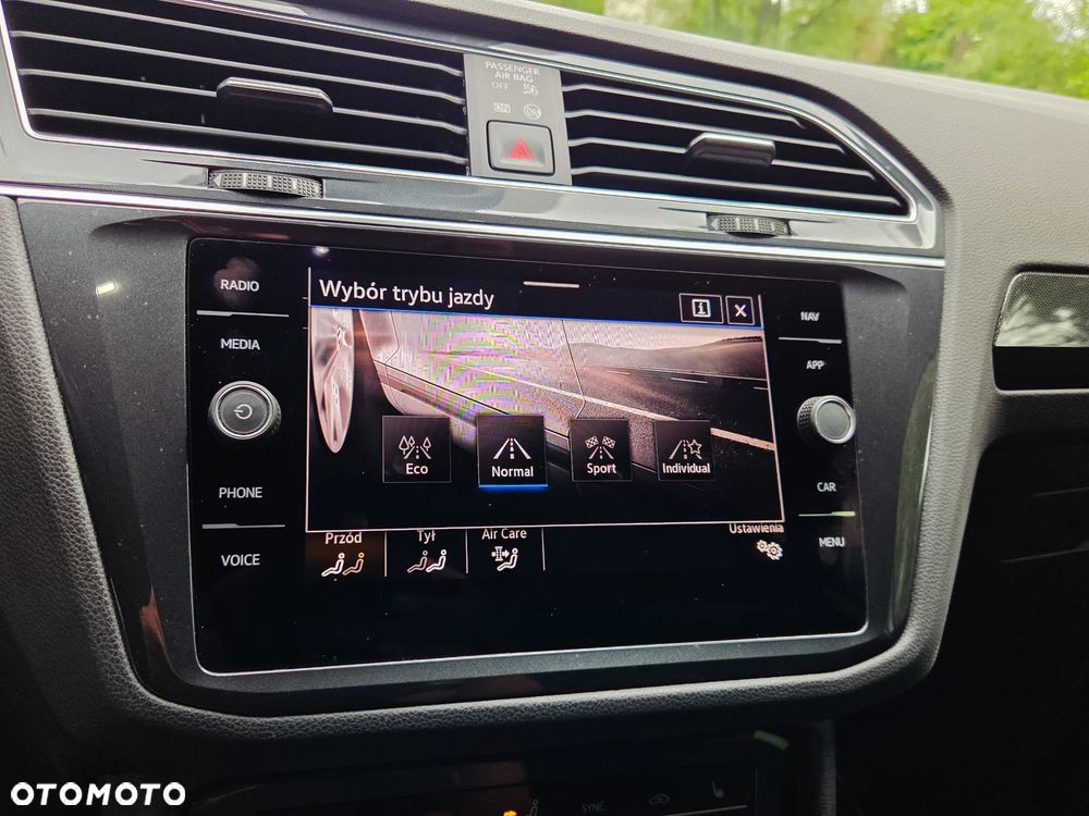 Volkswagen Tiguan 2.0 TSI 4Mot Elegance DSG - 32