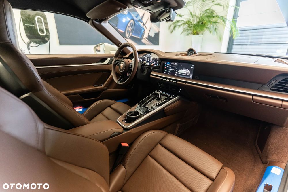 Porsche 911 Carrera 4S - 14