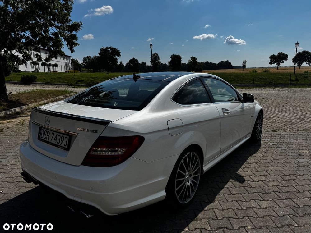 Mercedes-Benz Klasa C 63 AMG Coupe AMG SPEEDSHIFT MCT AMG Performance Package - 8