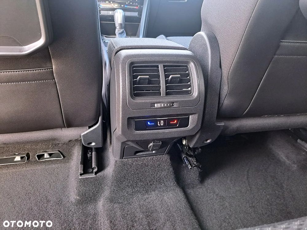 Volkswagen Touran 2.0 TDI BMT Comfortline DSG - 28