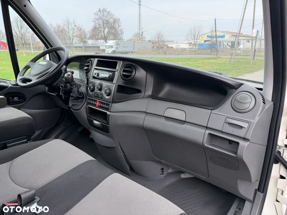 Iveco 35C15 * 3.0 / 150KM * Rama do zabudowy * Rozstaw osi: 4.1m * Koła bliźniacze * - 31