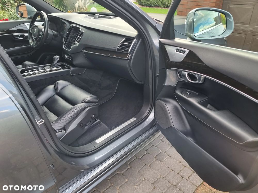 Volvo XC 90 - 25