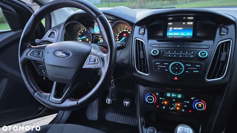 Ford Focus 1.5 EcoBoost ST-Line - 39