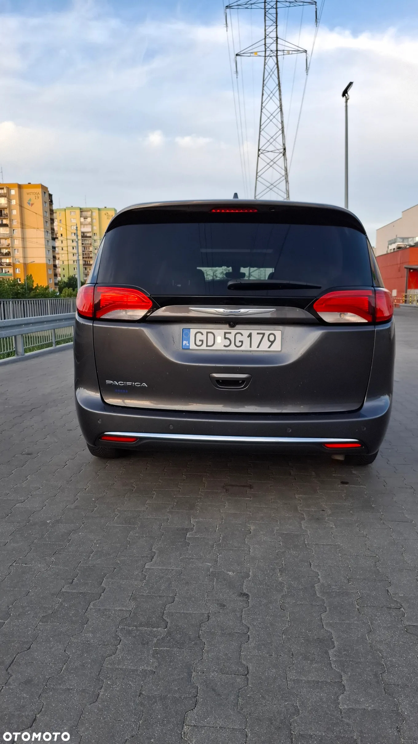 Chrysler Pacifica - 3