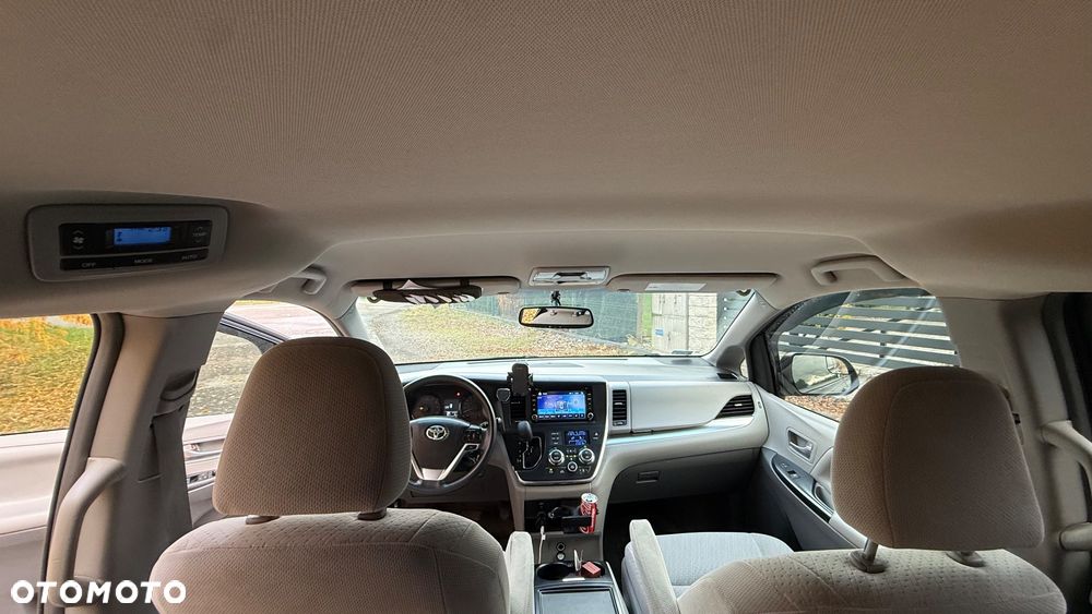 Toyota Sienna 3.5 V6 - 25