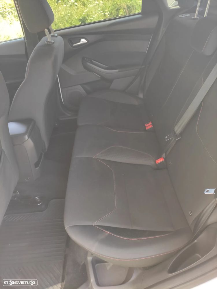 Ford Focus 1.5 TDCi ST-Line - 12