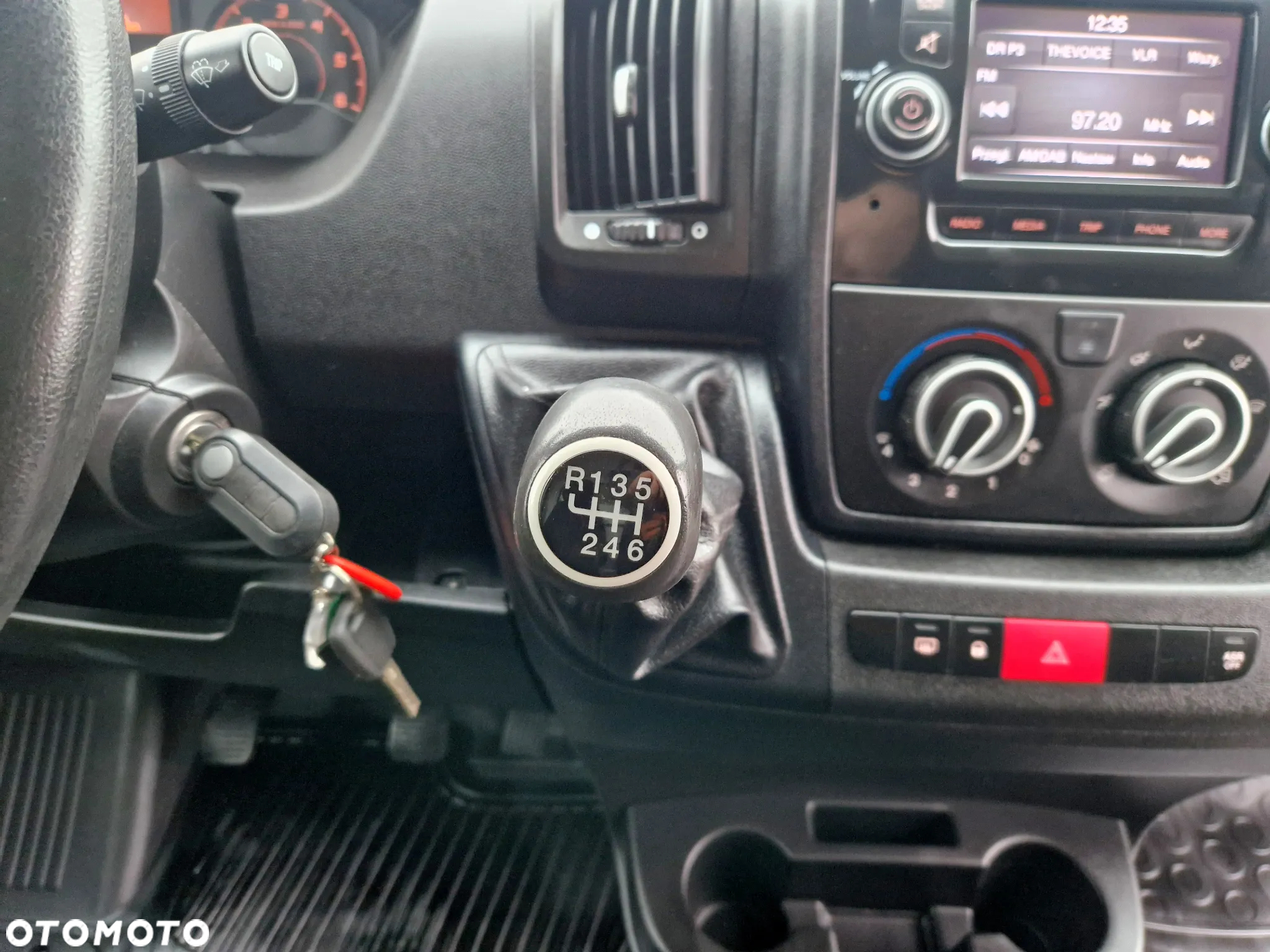 Peugeot BOXER 2,2 HDI 165 KONNY KONTENER 4,2M KLIMA WEBASTO KAMERA 107T/KM PRZEBIEGU GWARANCJA - 24