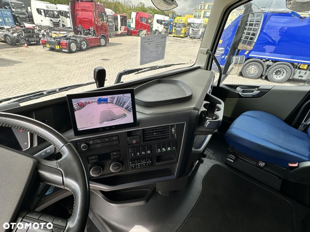 Volvo FH 4X2 460 Globetrotter XL - 12