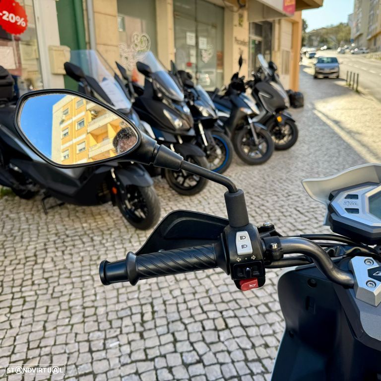 Sym FIDDLE CROX 50 - 10