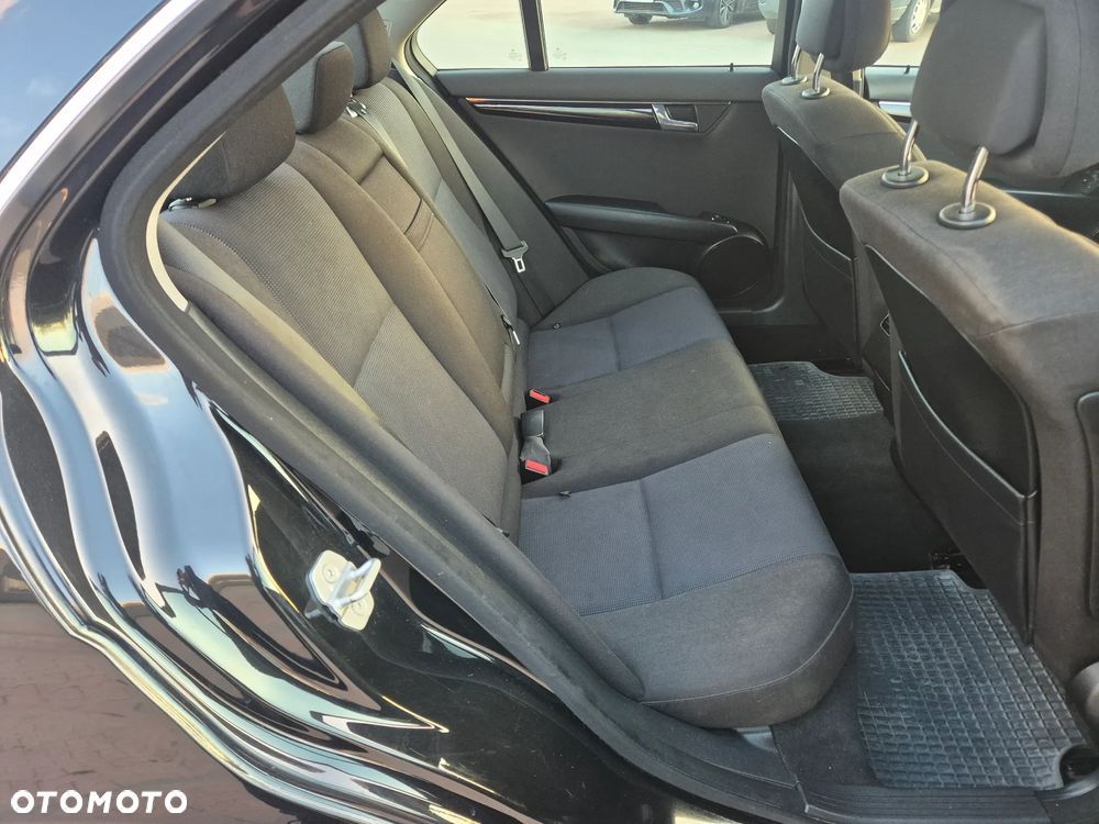 Mercedes-Benz Klasa C 200 CDI DPF BlueEFFICIENCY Elegance - 10