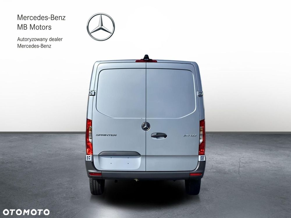 Mercedes-Benz Sprinter - 6