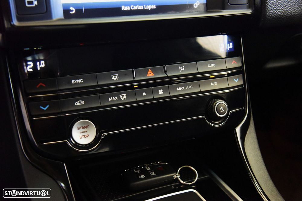 Jaguar XE 2.0 D Portfolio Aut. - 19