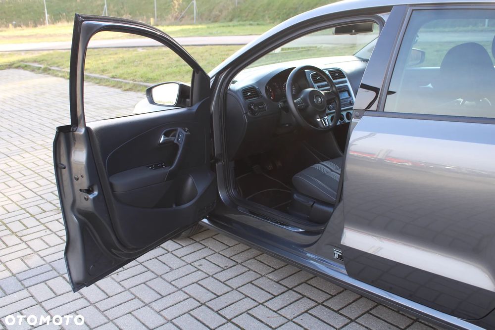 Volkswagen Polo 1.2 TSI MATCH - 23