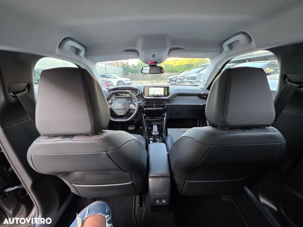 Peugeot 2008 PureTech 130 EAT8 GT - 20