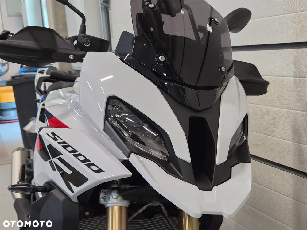 BMW XR - 9