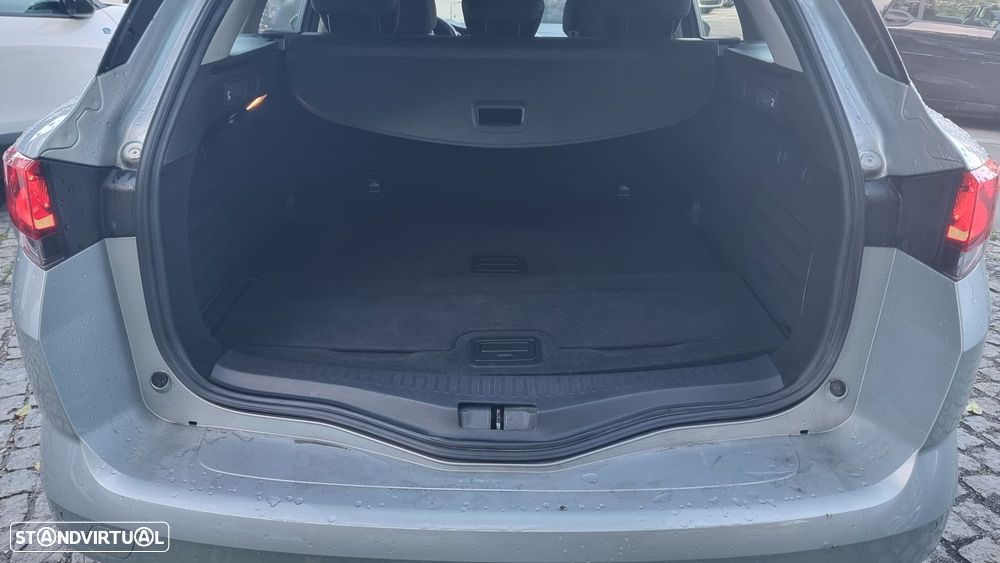 Renault Mégane Sport Tourer BLUE dCi 115 ZEN - 4