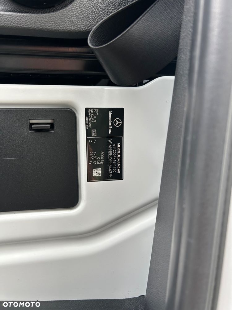 Mercedes-Benz Sprinter - 14