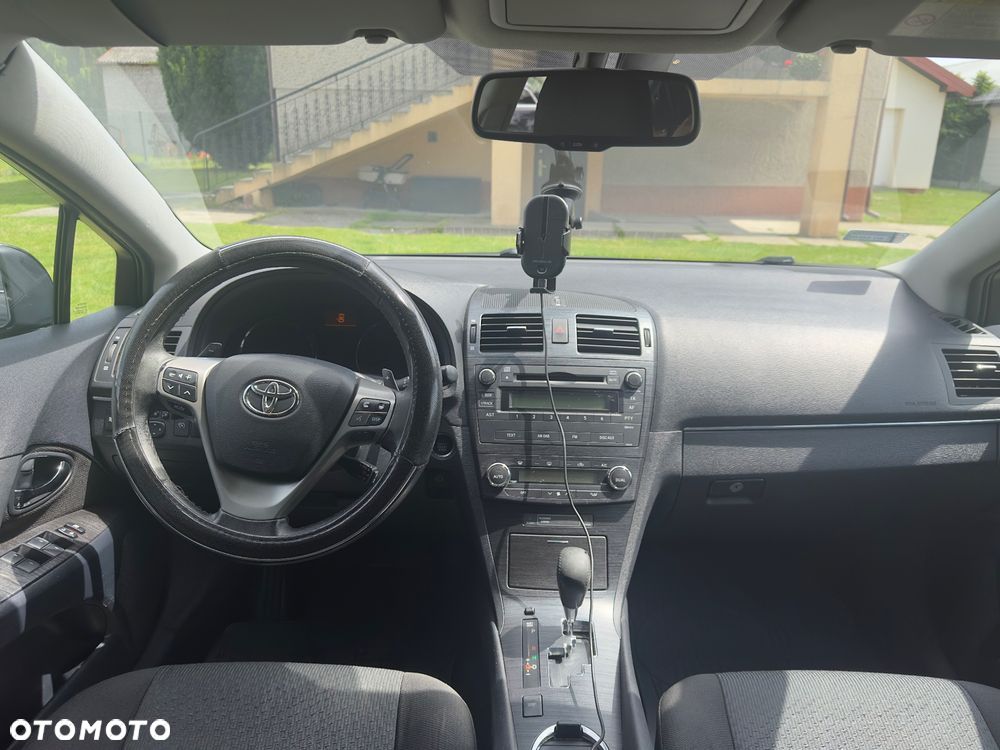 Toyota Avensis 2.2 D-4D Prestige NAVI - 11