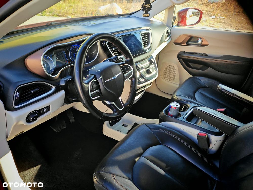 Chrysler Pacifica - 15