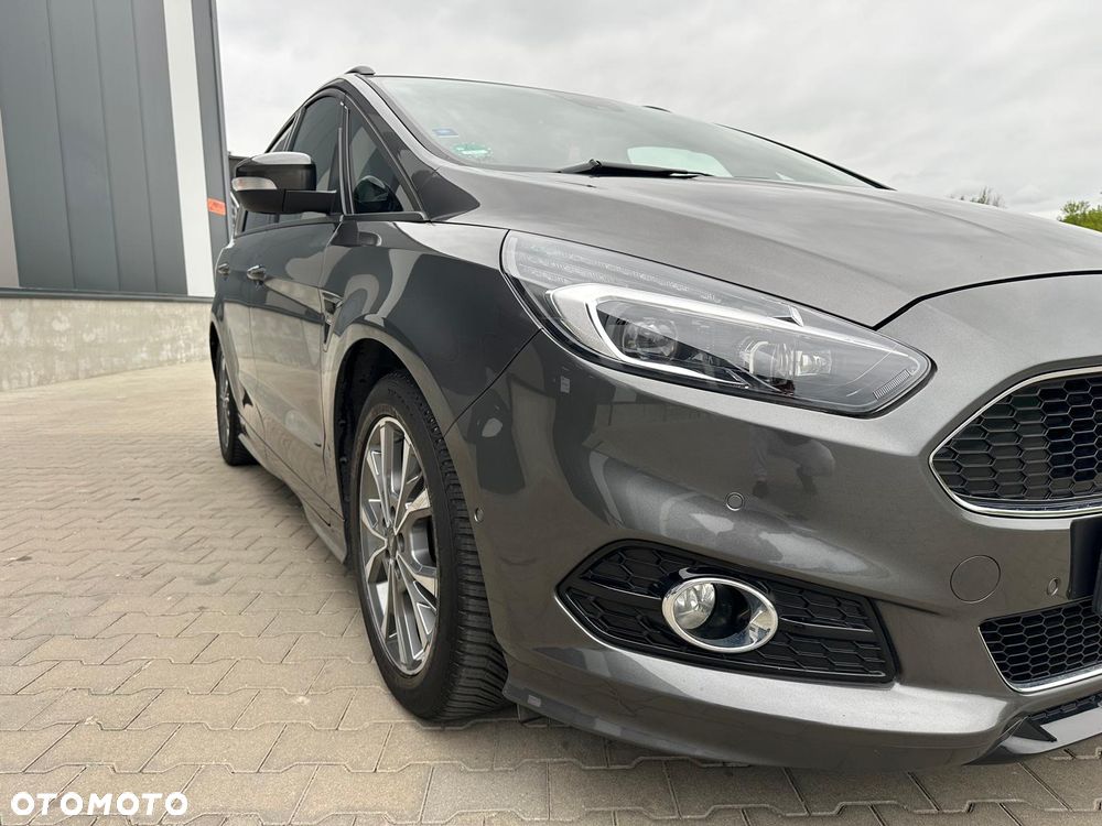 Ford S-Max - 12