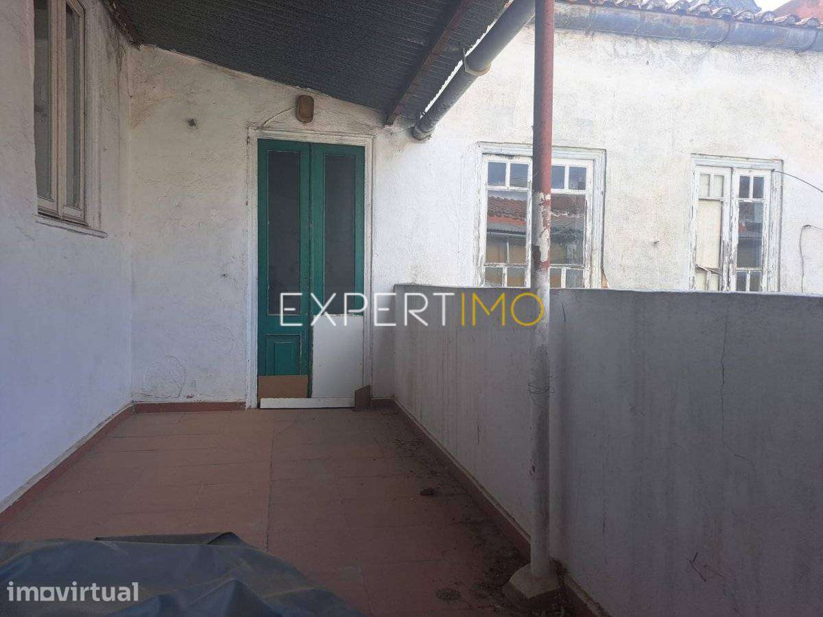 Primeiro andar de moradia - T5 em Beja com com quintal e terraço - Grande imagem: 5/24