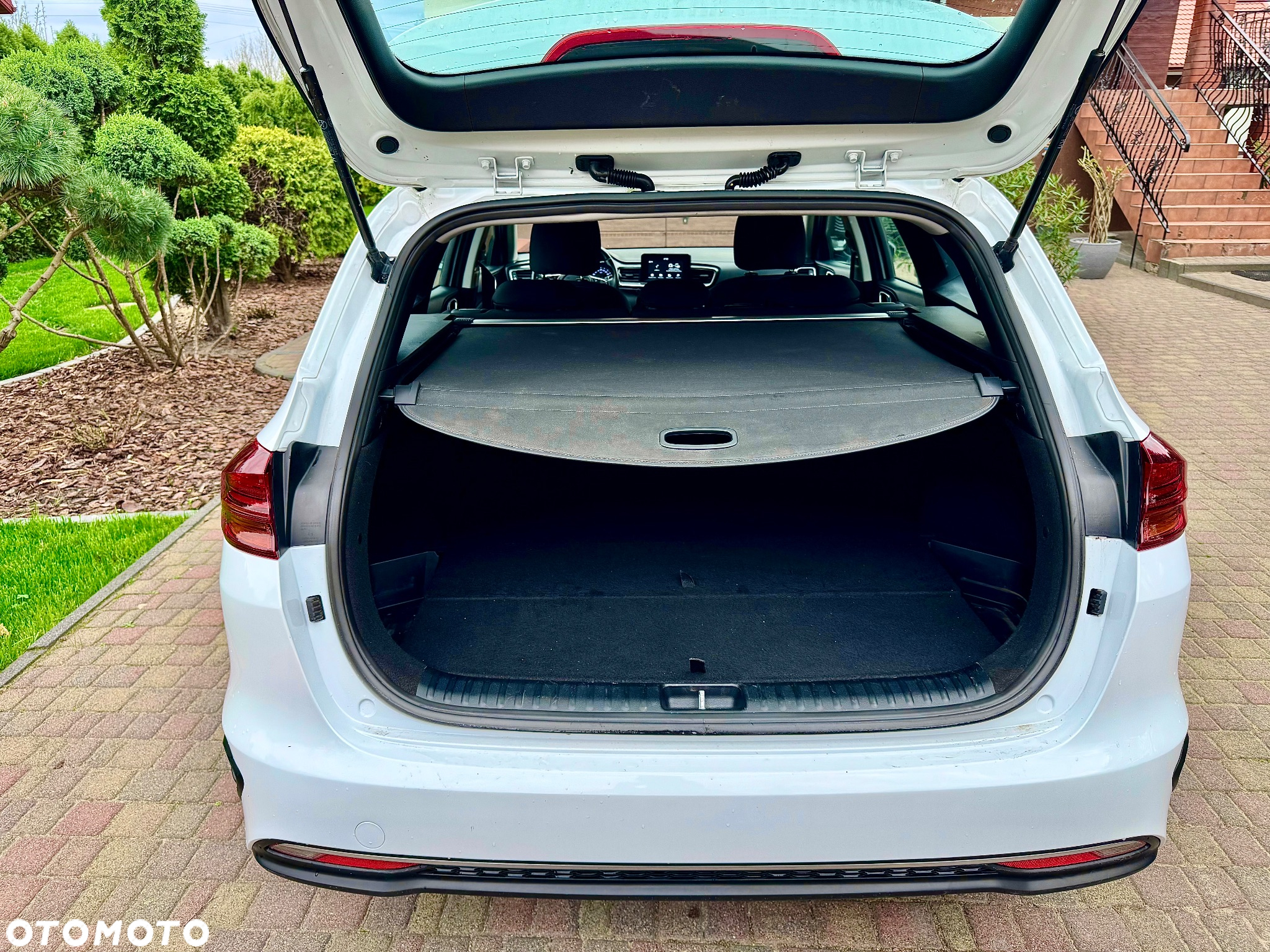 Kia Ceed - 11