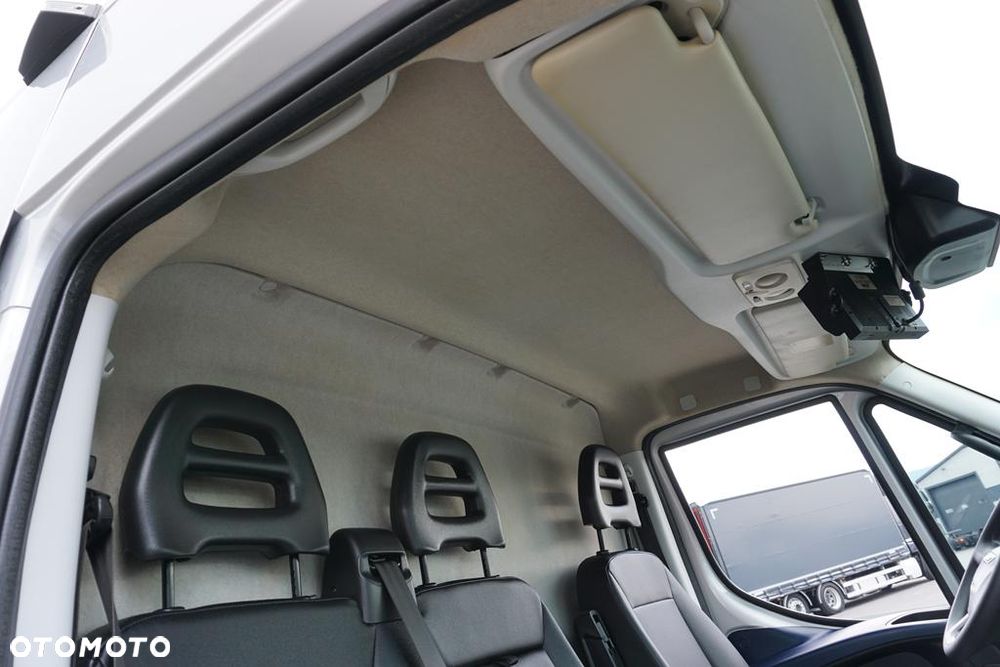 Iveco / DAILY / 70C18 / 3,0 - 180 KM / HI - MATIC / MAXI / 91 000 KM - 24