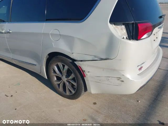 Chrysler Pacifica - 6