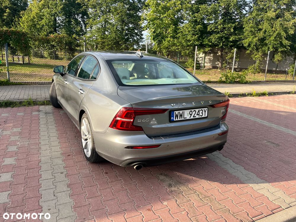 Volvo S60 T5 Momentum Pro - 3