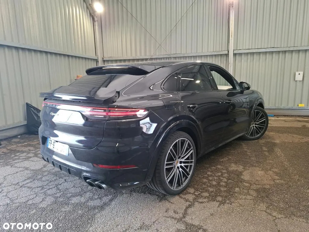 Porsche Cayenne Coupe E-Hybrid - 3