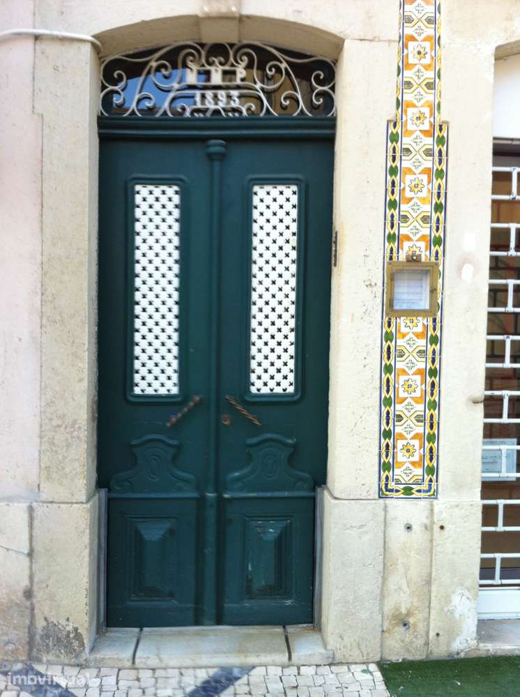 Prédio- 3 pisos de comercio/serviços e habitação - Centro Setúbal - Grande imagem: 3/35