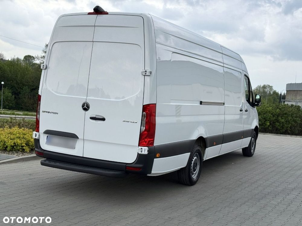 Mercedes-Benz Sprinter - 23