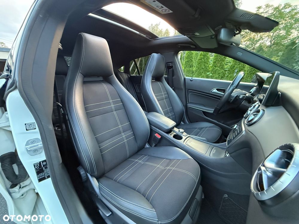 Mercedes-Benz CLA Shooting Brake 200 7G-DCT Urban - 19