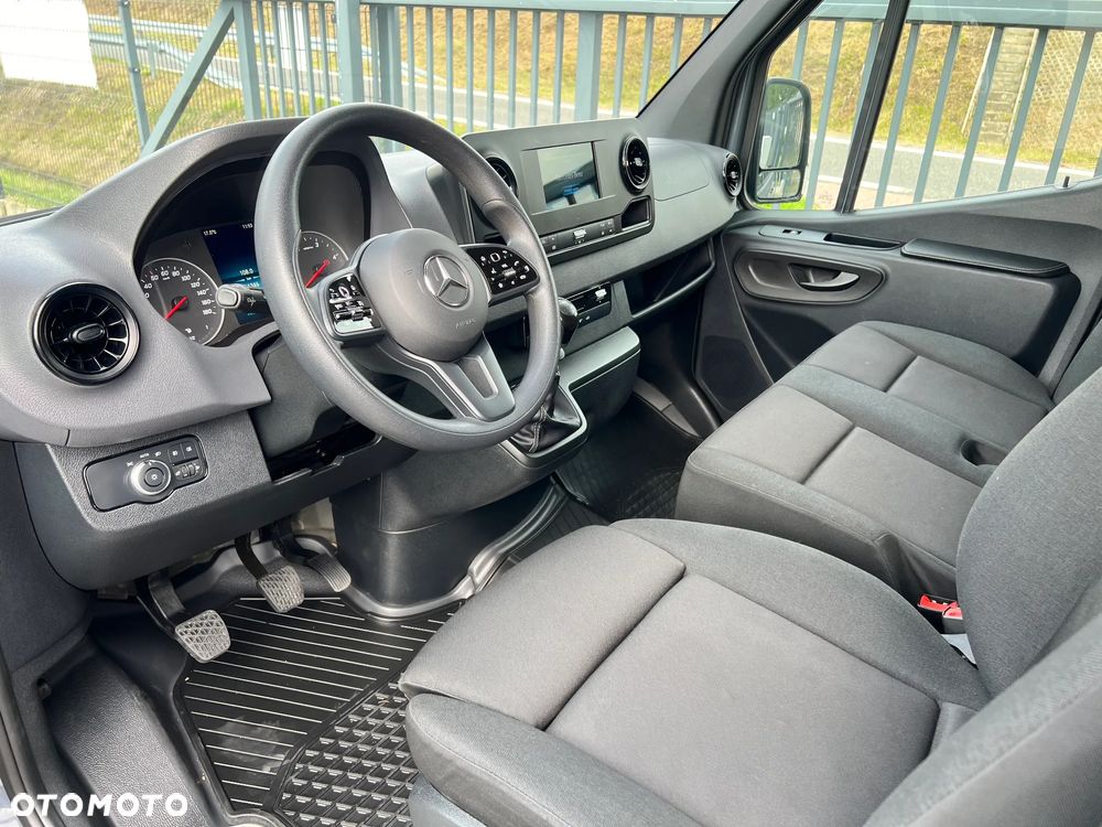 Mercedes-Benz Sprinter - 8