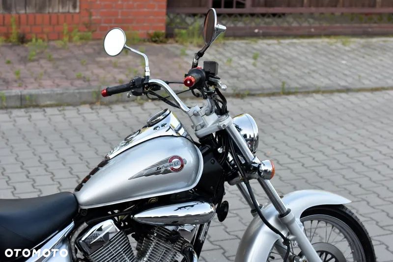 Suzuki Intruder - 11