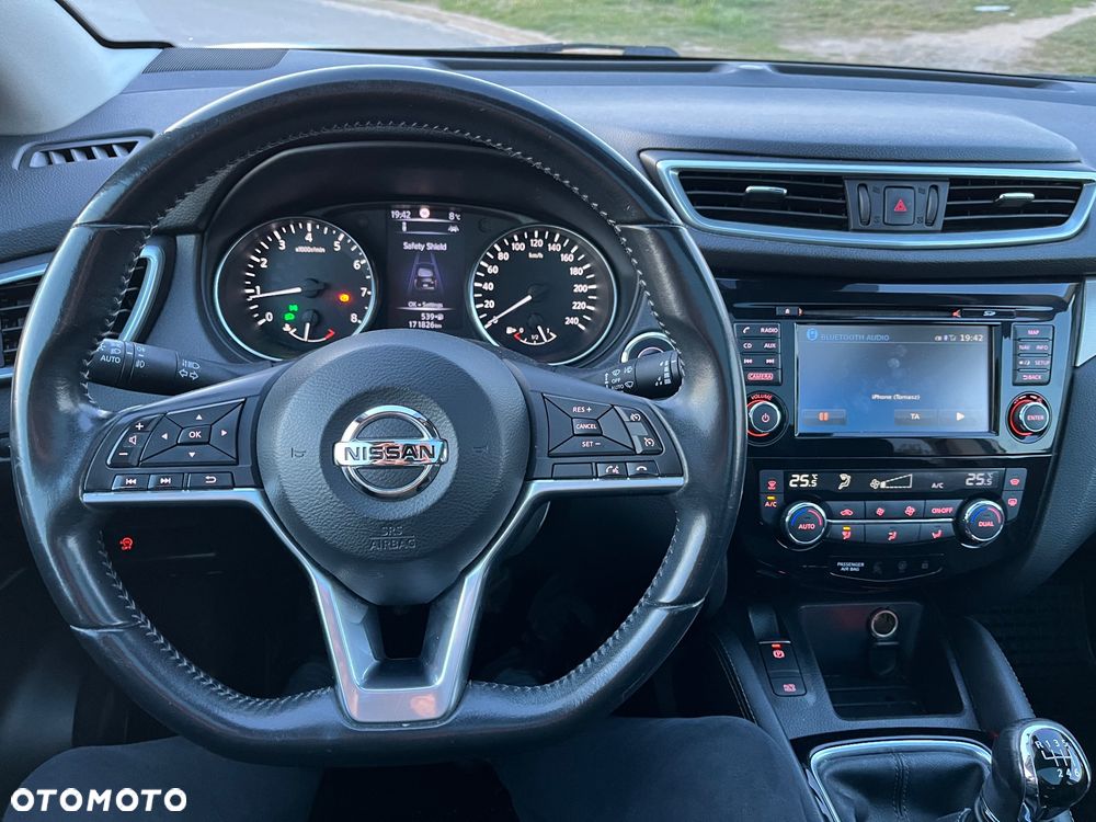Nissan Qashqai 1.6 DIG-T N-Connecta - 17
