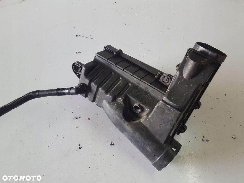 VW CADDY 3 III LIFT 2K 10-15r 2.0 TDI OBUDOWA FILTRA POWIETRZA - 2