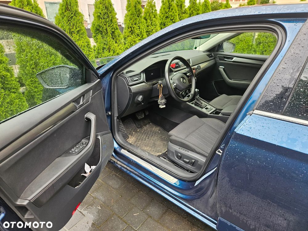 Skoda Superb 2.0 TDI SCR Ambition DSG - 17