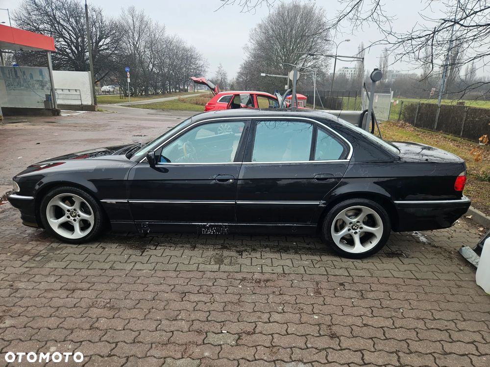 BMW Seria 7 750i - 3