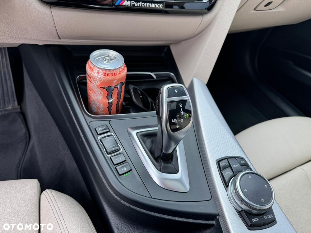 BMW Seria 3 340i xDrive Edition M Sport Shadow - 31