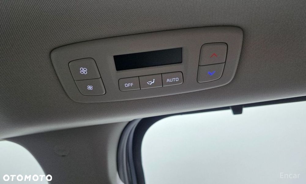Kia Carnival - 29