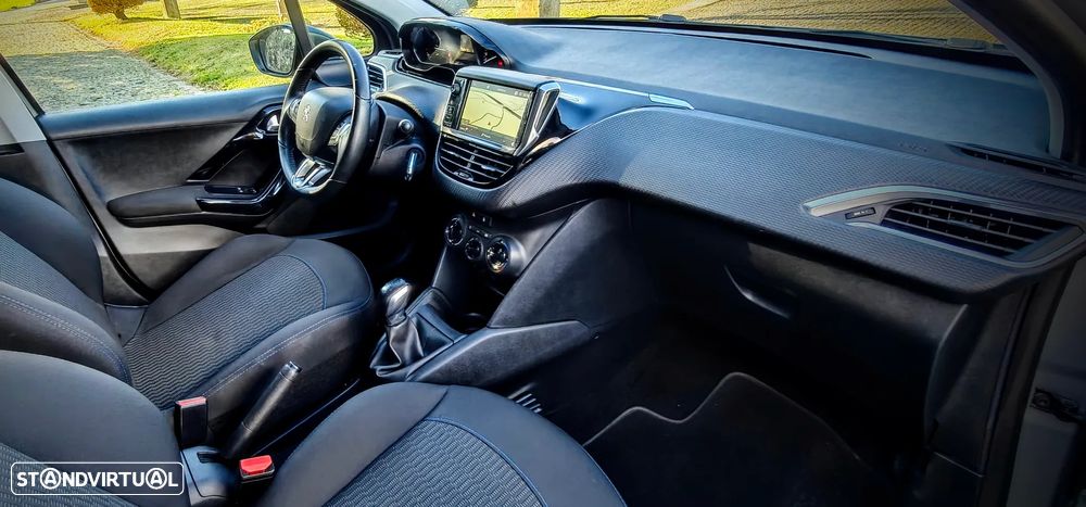 Peugeot 208 PureTech 110 Stop & Start Signature - 15