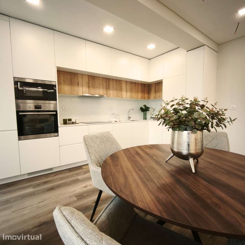 Apartamento T3 Renovado em Benfica com Excelente Luz Natural - Grande imagem: 5/18