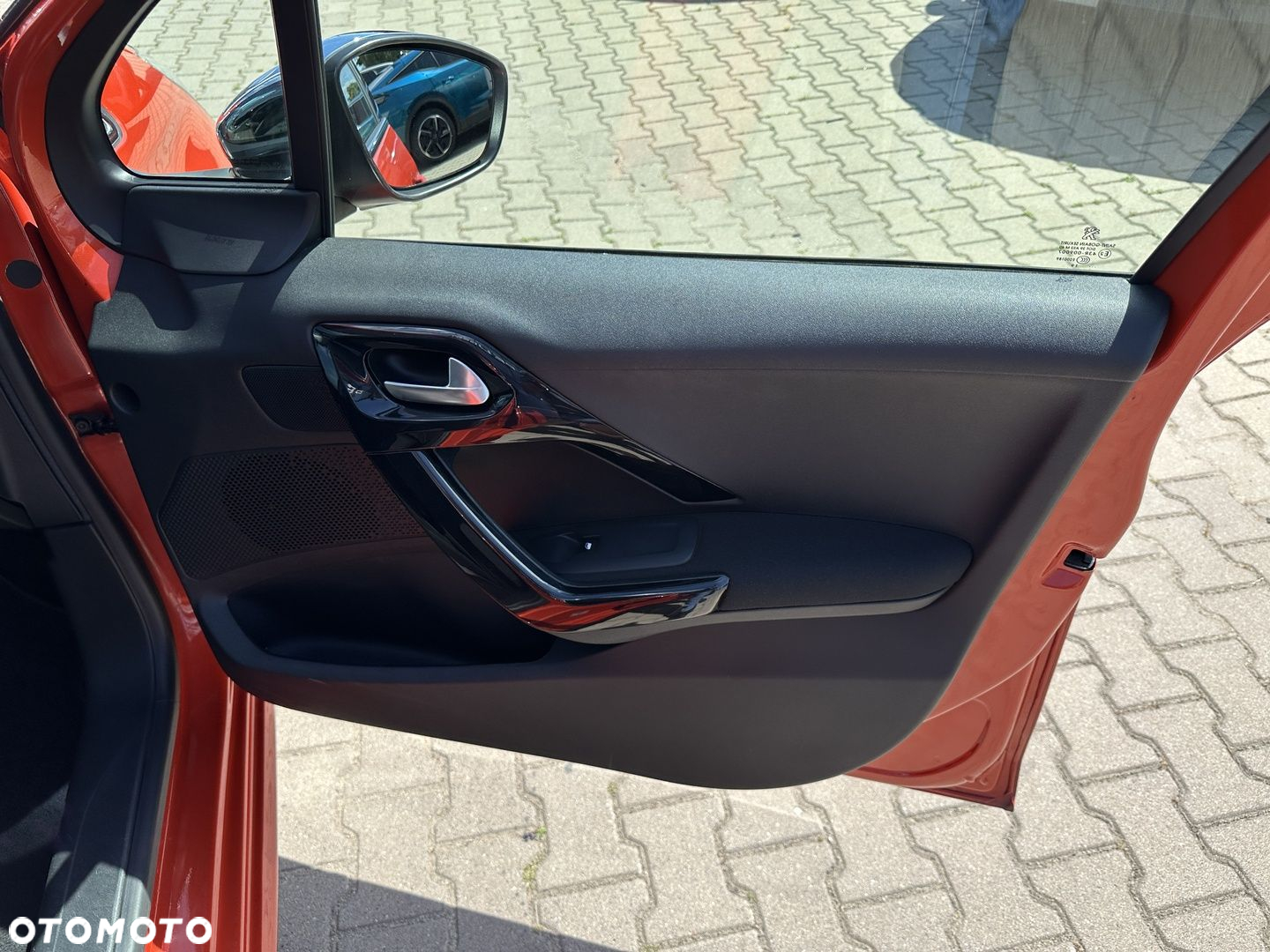 Peugeot 208 - 17
