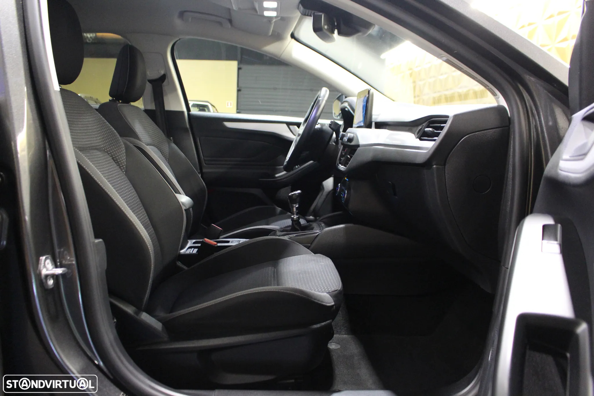 Ford Focus SW 1.5 TDCi EcoBlue Business - 15