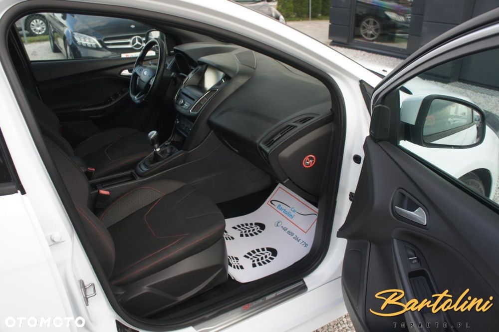 Ford Focus - 23